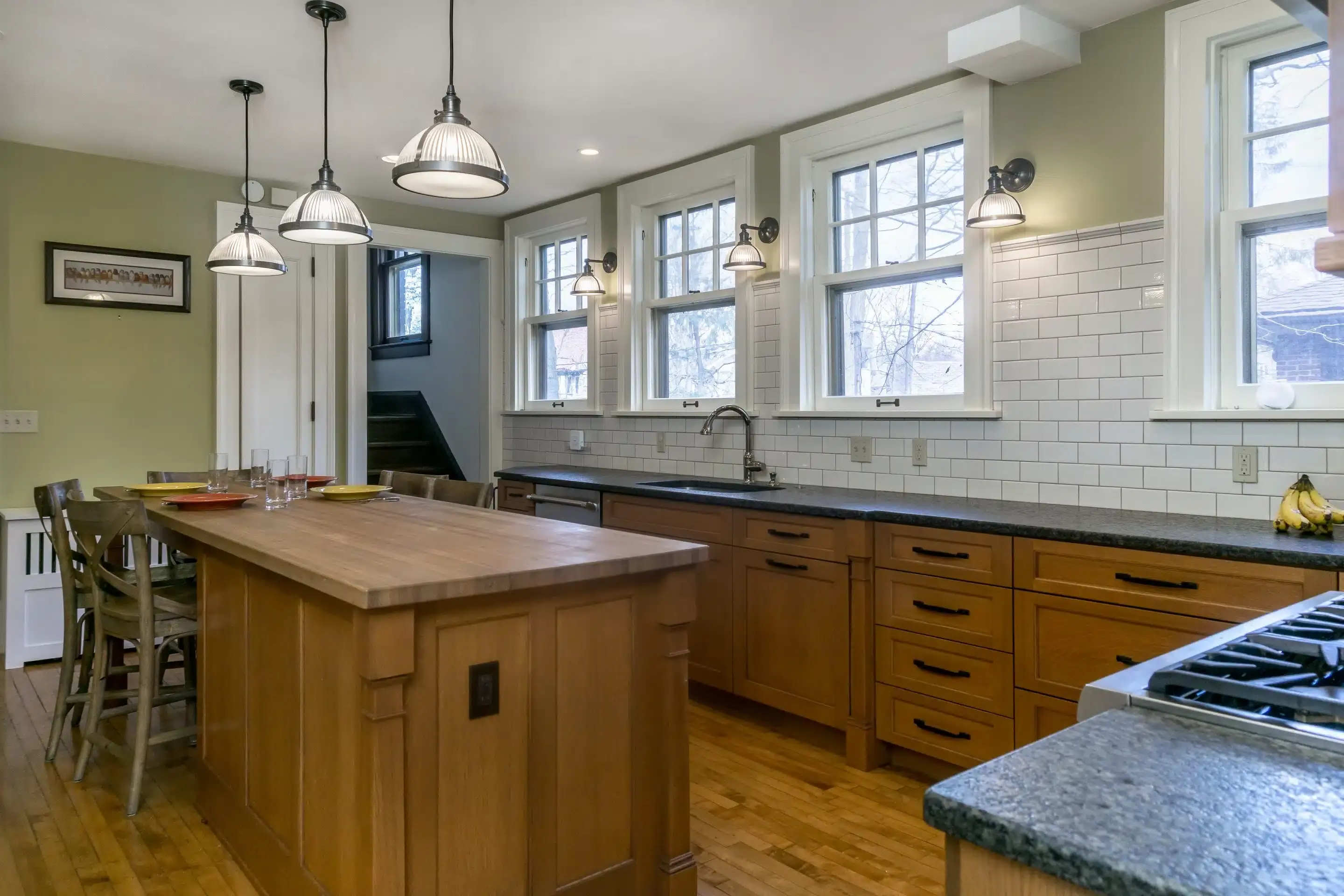 Mission-Style-Kitchen-Cleveland-Heights-OH-001